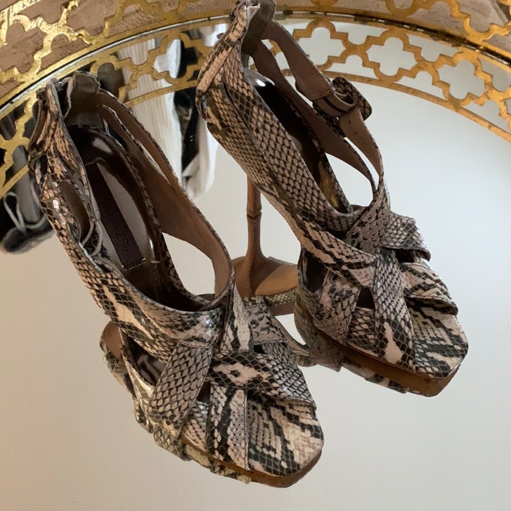 BCBGMAXAZRIA All-leather snakeskin heels. Gorgeous!